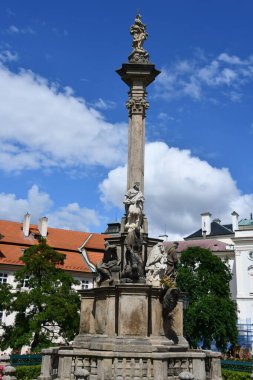 PRAG, CZECH CUBLIC - 8 Temmuz 2022 'de Çek Cumhuriyeti' nin Prag şehrinde Marian Veba Sütunları.
