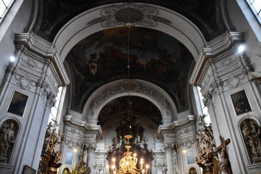 PRAG, CZECH CUBLIC - 8 Temmuz 2022 'de Çek Cumhuriyeti Prag' daki St Clements Katedrali.