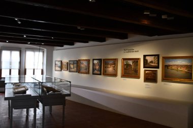 PRAG, CZECH CUBLIC - 8 Temmuz 2022 'de Çek Cumhuriyeti Prag Şehir Müzesi.