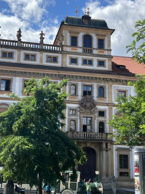 PRAG, CZECH CUBLIC - 8 Temmuz 2022 'de Çek Cumhuriyeti Prag' daki Toskana Sarayı.