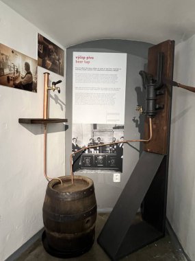 PRAG, CZECH CUBLIC - 9 Temmuz 2022 'de Çek Cumhuriyeti Prag' daki Bira Müzesi.