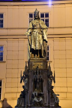 PRAG, CZECH REPUBLIC - 2 Temmuz 2022 'de Çek Cumhuriyeti Prag' da görülen Charles IV. Karolo Quarto Heykeli.
