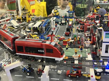 PRAG, CZECH CUBLIC - 9 Temmuz 2022 'de Çek Cumhuriyeti Prag' daki Lego Müzesi.