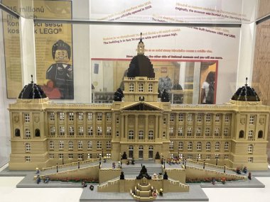 PRAG, CZECH CUBLIC - 9 Temmuz 2022 'de Çek Cumhuriyeti Prag' daki Lego Müzesi.