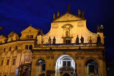 PRAG, CZECH REPUBLIC - 2 Temmuz 2022 'de Çek Cumhuriyeti Prag' daki St Salvator Kilisesi.