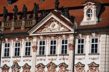 PRAG, CZECH REPUBLIC - 2 Temmuz 2022 'de Çek Cumhuriyeti' nin Prag kentindeki Golz-Kinsky Sarayı.