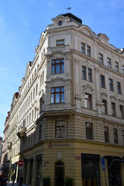 PRAG, CZECH REPUBLIC - 9 Temmuz 2022 'de Çek Cumhuriyeti' nin Prag kentindeki Victorinox mağazası.