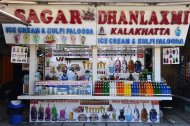 MUMBAI, INDIA - 21 Şubat 2024 'te Juhu Chowpatty Mumbai, Hindistan' da Juhu Plajı 'nda görüldü..