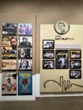 MUMBAI, INDIA - 21 Şubat 2024 'te Hindistan' ın başkenti Mumbai 'deki Hint Sineması Ulusal Müzesi' nde sergilenen Sinema.