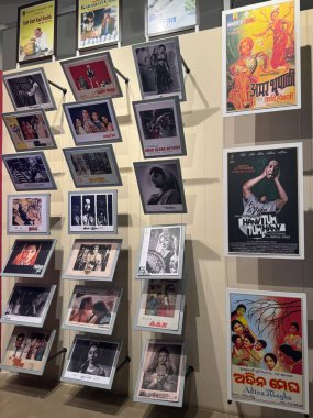 MUMBAI, INDIA - 21 Şubat 2024 'te Hindistan' ın başkenti Mumbai 'deki Hint Sineması Ulusal Müzesi' nde sergilenen Sinema.