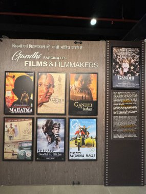 MUMBAI, INDIA - 21 Şubat 2024 'te Hindistan' ın Mumbai kentindeki Hint Sineması Ulusal Müzesi 'nde Gandhi ve Sinema Sergisi.