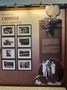 MUMBAI, INDIA - 21 Şubat 2024 'te Hindistan' ın Mumbai kentindeki Hint Sineması Ulusal Müzesi 'nde Satyajit Ray sergisi.