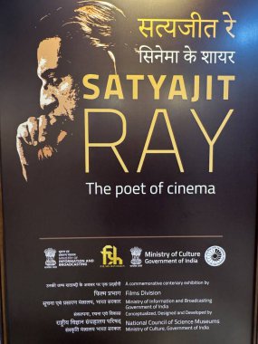 MUMBAI, INDIA - 21 Şubat 2024 'te Hindistan' ın Mumbai kentindeki Hint Sineması Ulusal Müzesi 'nde Satyajit Ray sergisi.