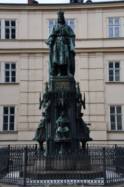 PRAG, CZECH REPUBLIC - 9 Temmuz 2022 'de Çek Cumhuriyeti' nin Prag kentindeki Charles IV Heykeli.