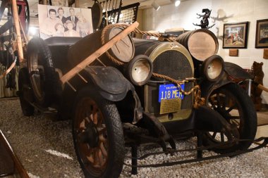 6 Temmuz 2023 'te Branson, Missouri' deki Ozarks Üniversitesi 'nde Ralph Foster Müzesi' nde görüldü..