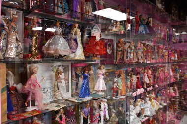 BRANSON, MO - 1 Temmuz 2023 'te Branson, Missouri' deki BECK Branson Müzesi 'nde (Worlds Larest Toy Museum Complex) Barbie sergisi.