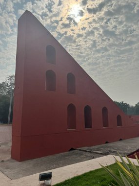 DELHI, Hindistan - 19 Şubat 2023 'te Hindistan' ın Delhi kentindeki Jantar Mantar Gözlemevi 'nde görüldü..