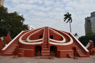 DELHI, INDIA - 19 Şubat 2023 'te Hindistan' ın Delhi kentindeki Jantar Mantar Gözlemevi 'nde Misra Yantra.