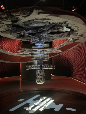 DUBAI, BAE - 29 Aralık 2023 'te Dubai, BAE' deki Geleceğin Müzesi 'nde Yörünge Uzay İstasyonu sergisi.