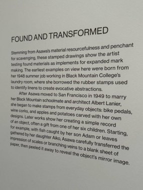 NEW YORK New York - 14 Ocak 2024 'te Whitney Sanat Müzesi' nde Ruth Asawa 'nın 