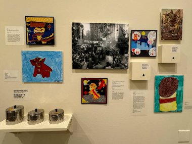 New York City 'deki Çin Mahallesi Müzesi' nde 30 Mart 2023 'te görülen 5 Çin Mahallesi Duygusu.