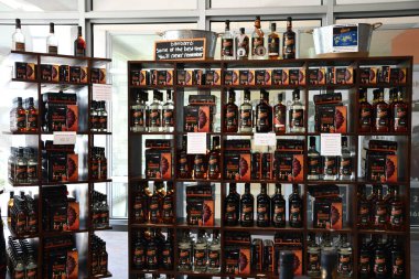 PROVIDENCIALES, TURKS & CAICOS - 18 APR: Providenciales şehir merkezinde, Turks ve Caicos Adalarında, 18 Nisan 2024 