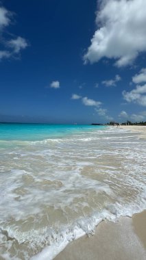 Providenciales 'teki Grace Körfezi Sahili, Turks ve Caicos Adaları.