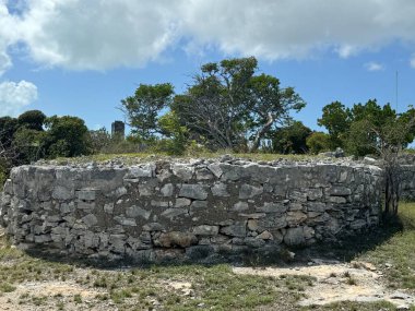 PROVIDENCIALES, TCI - 18 Nisan 2024 'te görüldüğü üzere, Providenciales' teki Cheshire Hall Plantation, Turks ve Caicos Adaları 'nda.