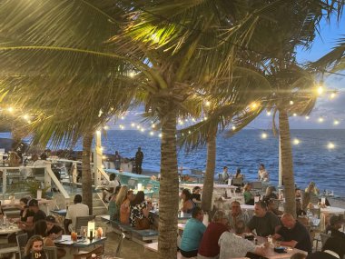 PROVIDENCIALES, TURKS & CAICOS Adaları - 17 Nisan 2024 'te Providenciales, Turks ve Caicos Adalarındaki Da Conch Shack Restoran ve Rum Bar.