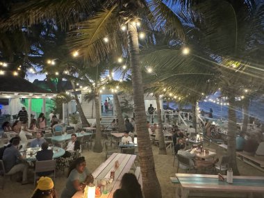 PROVIDENCIALES, TURKS & CAICOS Adaları - 17 Nisan 2024 'te Providenciales, Turks ve Caicos Adalarındaki Da Conch Shack Restoran ve Rum Bar.