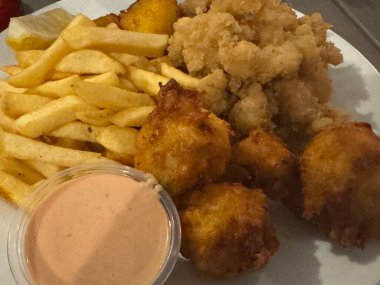 PROVIDENCIALES, TURKS & CAICOS Adaları - 17 Nisan 2024 'te Providenciales, Turks ve Caicos Adalarındaki Da Conch Shack Restoran ve Rum Bar.