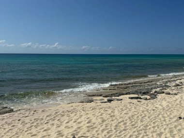 Türk ve Caicos Adalarındaki Providenciales 'te Malcolm Beach