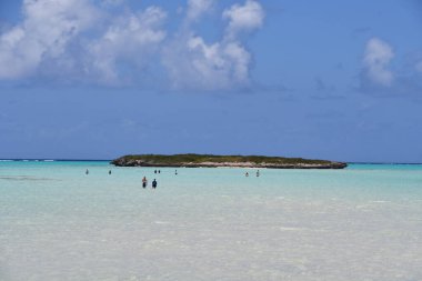 MIDDLE CAICOS, TURKS & CAICOS Adaları - 20 Nisan 2024 'te görüldüğü üzere, Turks ve Caicos Adaları' ndaki Middle Caicos 'taki Bambarra Plajı.