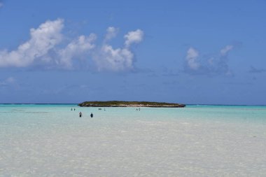 MIDDLE CAICOS, TURKS & CAICOS Adaları - 20 Nisan 2024 'te görüldüğü üzere, Turks ve Caicos Adaları' ndaki Middle Caicos 'taki Bambarra Plajı.