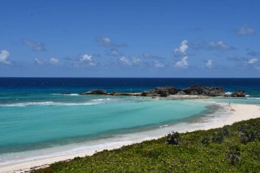 Turks ve Caicos Adalarındaki Orta Caicos 'taki Mudjin Limanı manzarası