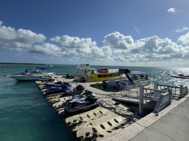 PROVIDENCIALES, TURKS & CAICOS Adaları - 20 Nisan: TCI Feribot Providenciales to North Caicos, in the Turks and Caicos Adaları, 20 Nisan 2024.