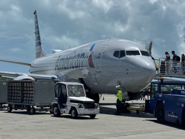 PROVIDENCIALES, TURKS & CAICOS - APR 21: Providenciales International Airplane at Providenciales International Airport in the Turks and Caicos Adaları, 21 Nisan 2024.