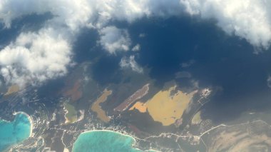 Karayip Adaları 'nın bir uçaktan havadan görünüşü