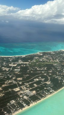 Karayip Adaları 'nın bir uçaktan havadan görünüşü