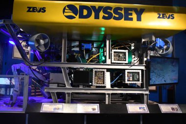 BRANSON, MO - 10 Temmuz 2023 'te Branson, Missouri' deki Branson İniş 'te gemi enkazı yapan Hazine Müzesi.