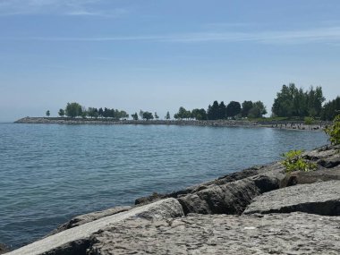Ontario, Kanada 'daki Toronto yakınlarındaki Scarborough Kayalıkları' ndaki Bluffers Park 'ta.