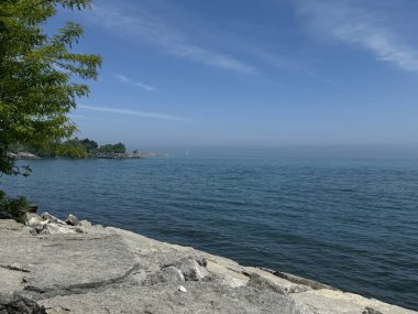 Ontario, Kanada 'daki Toronto yakınlarındaki Scarborough Kayalıkları' ndaki Bluffers Park 'ta.