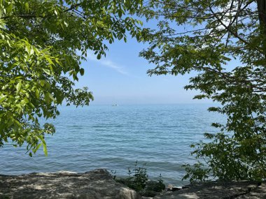 Ontario, Kanada 'daki Toronto yakınlarındaki Scarborough Kayalıkları' ndaki Bluffers Park 'ta.
