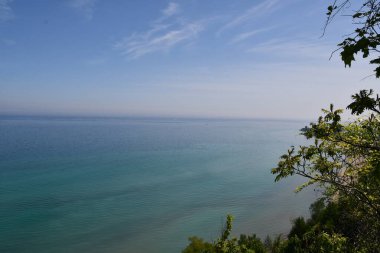 Ontario, Kanada 'daki Toronto yakınlarındaki Scarborough Kayalıkları' ndaki Bluffers Park 'ta.