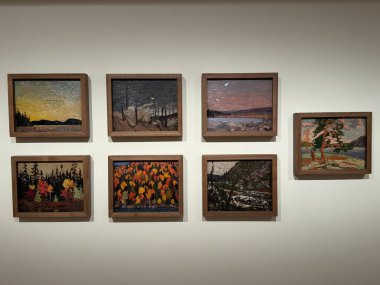 TORONTO, CANADA - 26 Mayıs 2024 'te Kanada' nın Toronto kentindeki Ontario Sanat Galerisinde sergi.