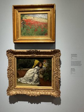 TORONTO, CANADA - 26 Mayıs 2024 'te Kanada' nın Toronto kentindeki Ontario Sanat Galerisinde sergi.