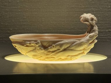 TORONTO, CANADA - 26 Mayıs 2024 'te Kanada' nın Toronto kentindeki Ontario Sanat Galerisinde sergi.