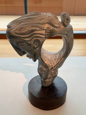 TORONTO, CANADA - 26 Mayıs 2024 'te Kanada' nın Toronto kentindeki Ontario Sanat Galerisinde sergi.