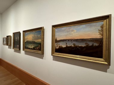 TORONTO, CANADA - 26 Mayıs 2024 'te Kanada' nın Toronto kentindeki Ontario Sanat Galerisinde sergi.