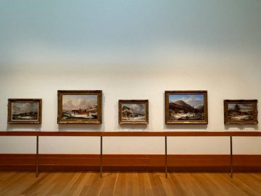 TORONTO, CANADA - 26 Mayıs 2024 'te Kanada' nın Toronto kentindeki Ontario Sanat Galerisinde sergi.